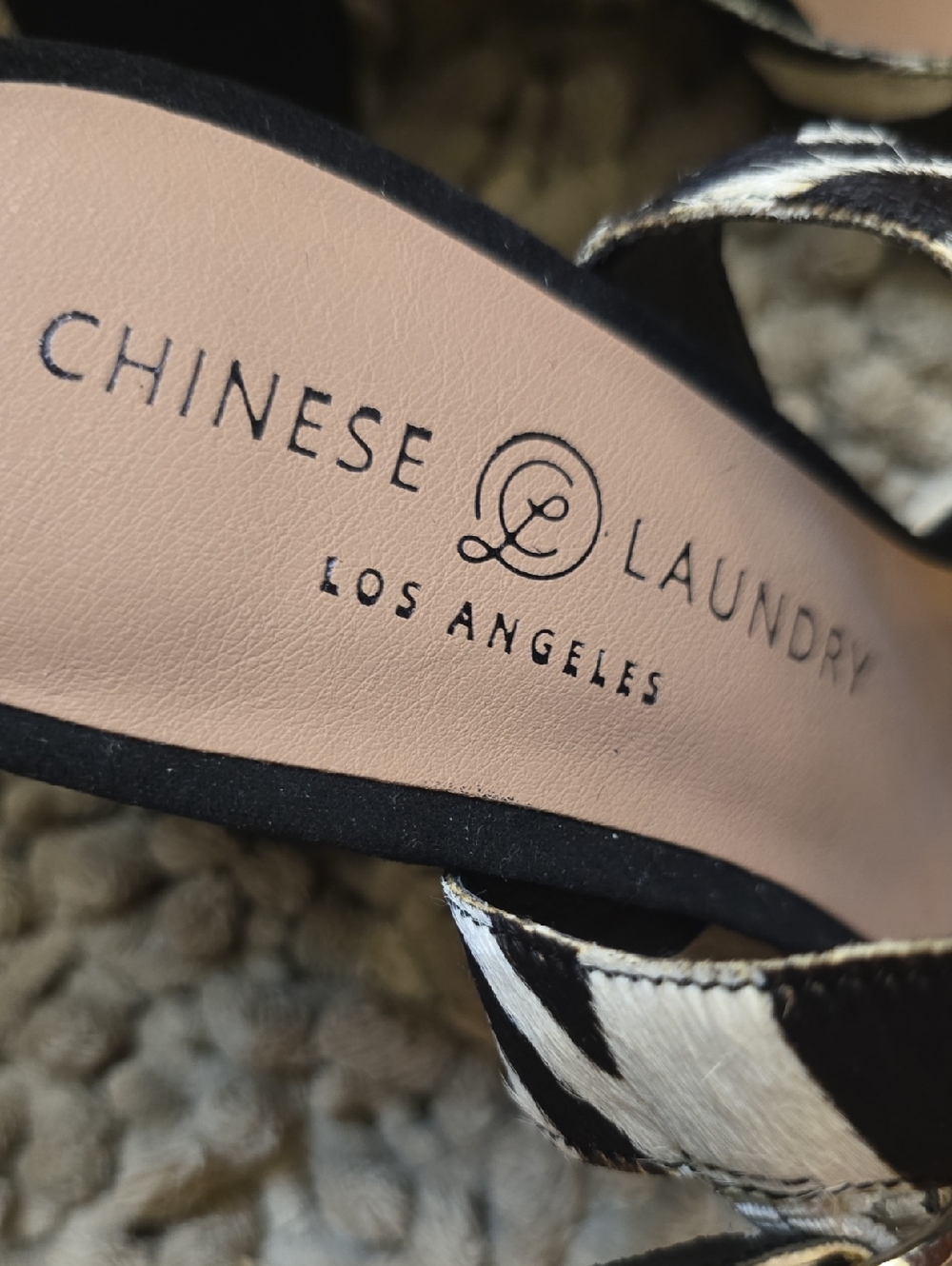 New Chinese Laundry Women's Size 8 Keesa Pony Zebra Print Chunky Heel Shoe - Picture 5 of 7